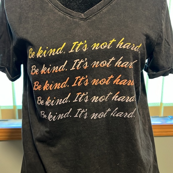 Maurice’s graphic tee - size medium - Picture 2 of 6